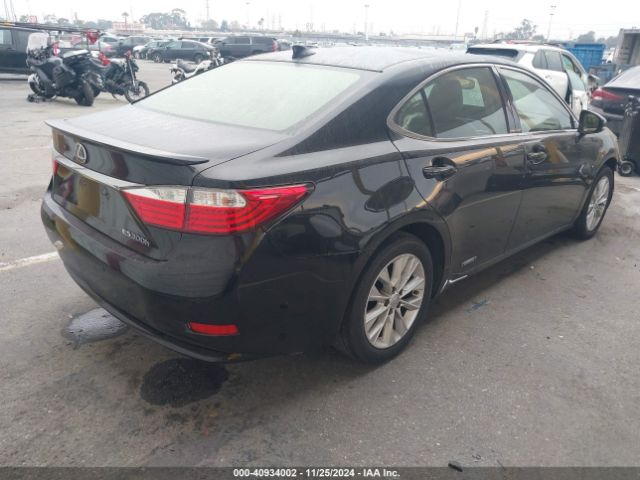 JTHBW1GGXF2087885 Lexus ES 300H