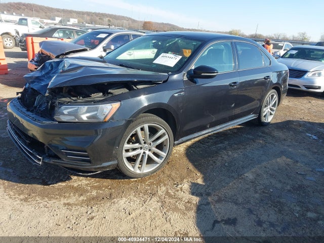 1VWAA7A30JC021351 Volkswagen Passat 2.0t R-line/2.0t S