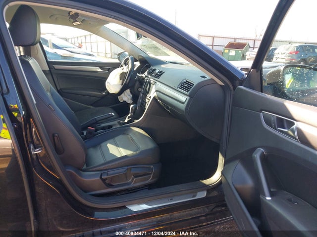 1VWAA7A30JC021351 Volkswagen Passat 2.0t R-line/2.0t S