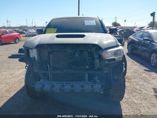 3TMCZ5ANXKM230168 Toyota Tacoma 4wd Trd Sport