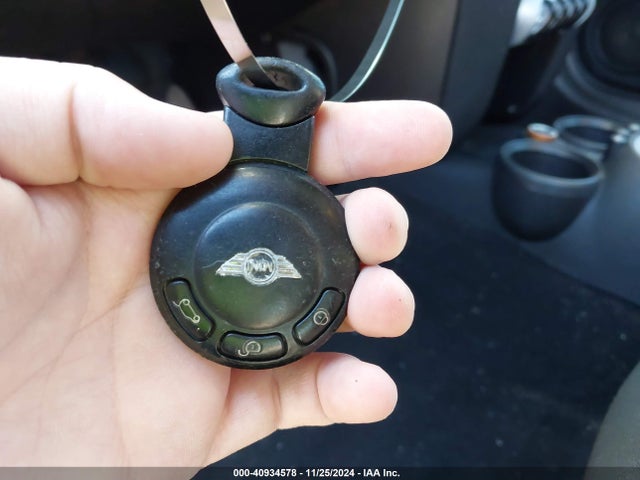 2007 MINI COOPER WMWMF335X7TU61107 Photo 10