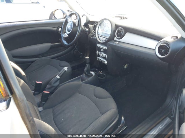 2007 MINI COOPER WMWMF335X7TU61107 Photo 4