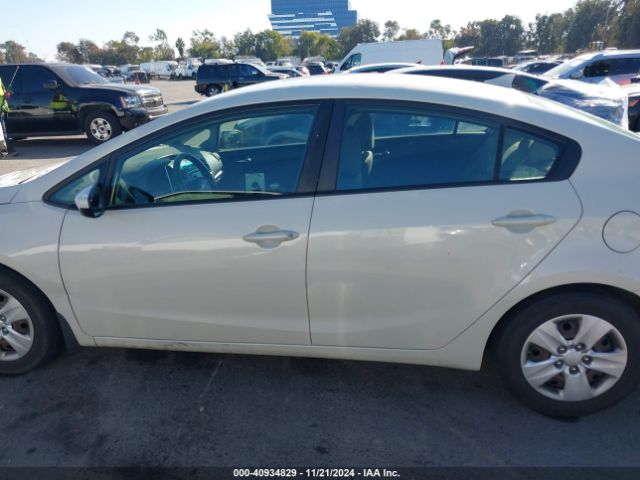 KNAFK4A68F5392667 KIA FORTE LX