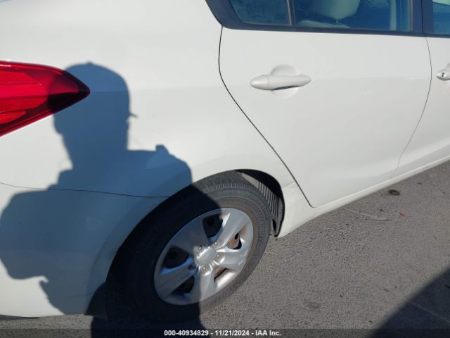 KNAFK4A68F5392667 KIA FORTE LX