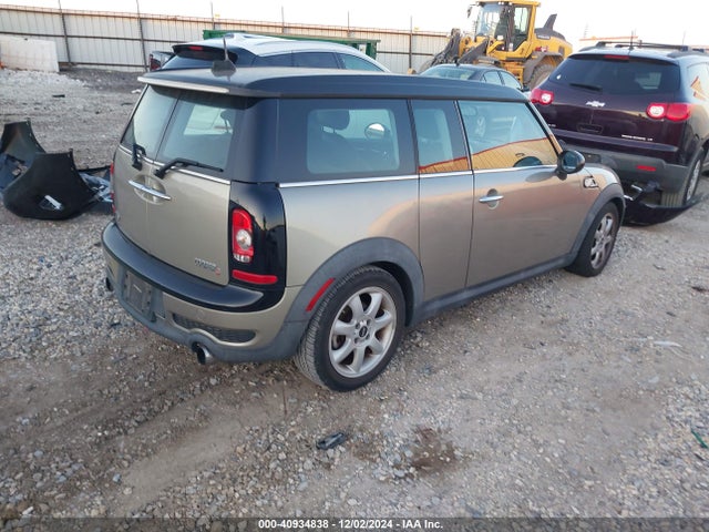 2010 MINI COOPER S CLUBMAN WMWMM3C53ATP94715 Photo 3