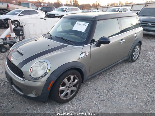 2010 MINI COOPER S CLUBMAN WMWMM3C53ATP94715 Photo 5