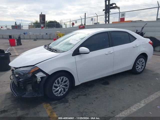 Toyota COROLLA LE 2017 5YFBURHEXHP687538 Image 2