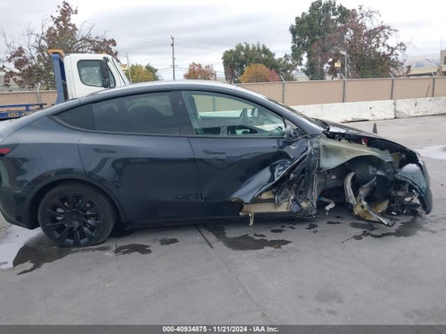 7SAYGDEE6RF025657 Tesla Model Y Long Range Dual Motor All-wheel Drive