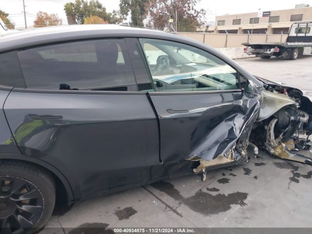 7SAYGDEE6RF025657 Tesla Model Y Long Range Dual Motor All-wheel Drive