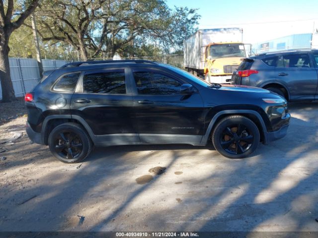 1C4PJLCSXGW233370 Jeep Cherokee Altitude