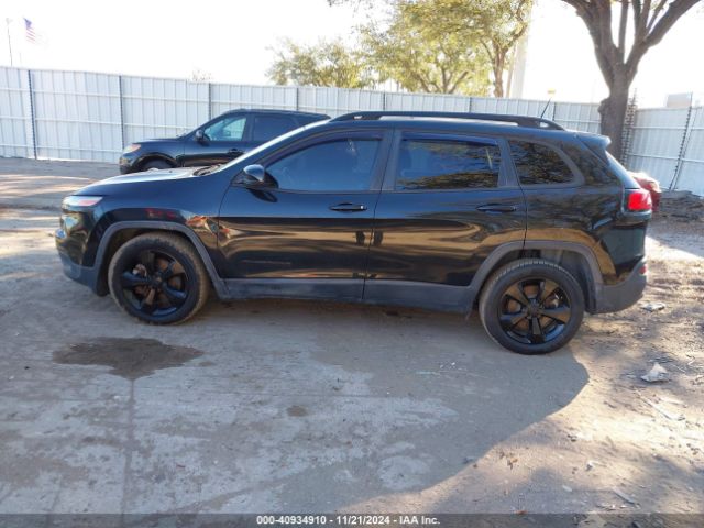 1C4PJLCSXGW233370 Jeep Cherokee Altitude
