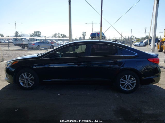 Hyundai SONATA SE 2017 5NPE24AF5HH507999 Image 14