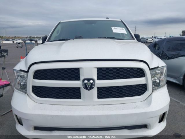 3C6RR7KT5HG574704 RAM 1500 Express  4x4 5'7 Box