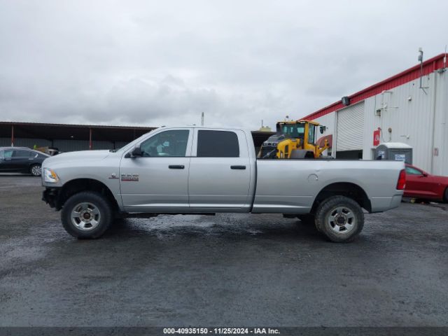 3C6UR5HL1JG367979 RAM 2500 Tradesman  4x4 8' Box