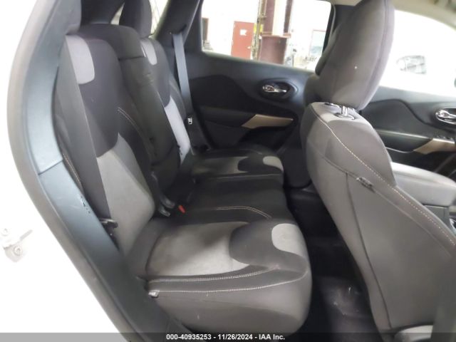 1C4PJMCB4JD581576 Jeep Cherokee Latitude 4x4