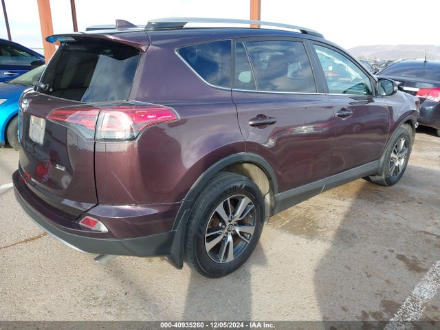 2T3WFREV5JW494175 Toyota Rav4 Adventure/xle