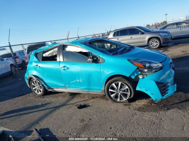 JTDKDTB38J1599327 Toyota Prius C One