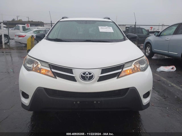 Toyota RAV4 LE 2015 JTMBFREV7FJ035301 Image 13