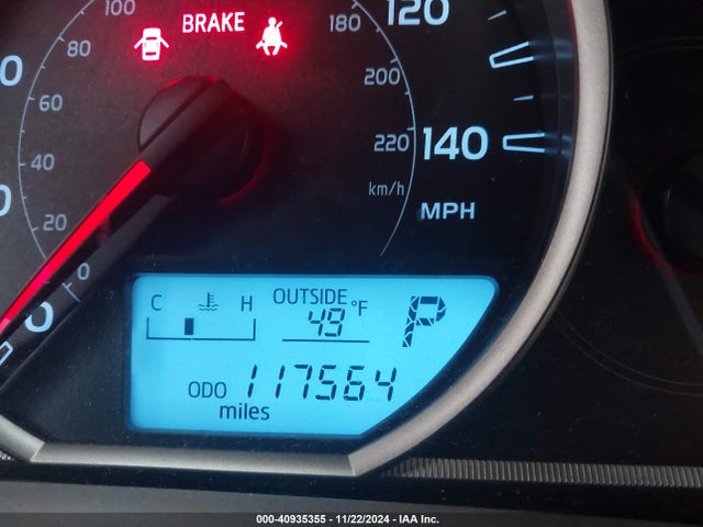 Toyota RAV4 LE 2015 JTMBFREV7FJ035301 Image 16
