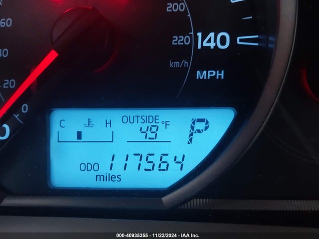 Toyota RAV4 LE 2015 JTMBFREV7FJ035301 Image 7