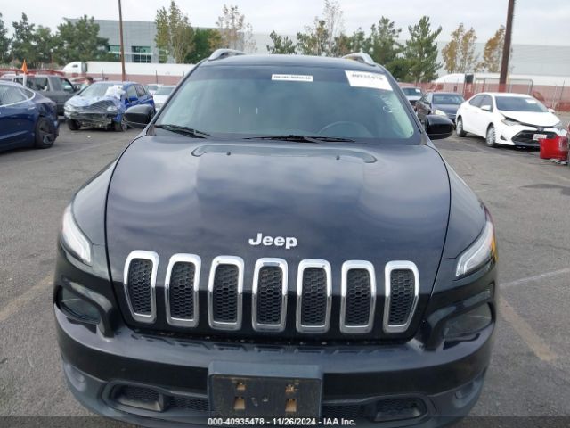 1C4PJLCB9HW668303 Jeep Cherokee Latitude Fwd