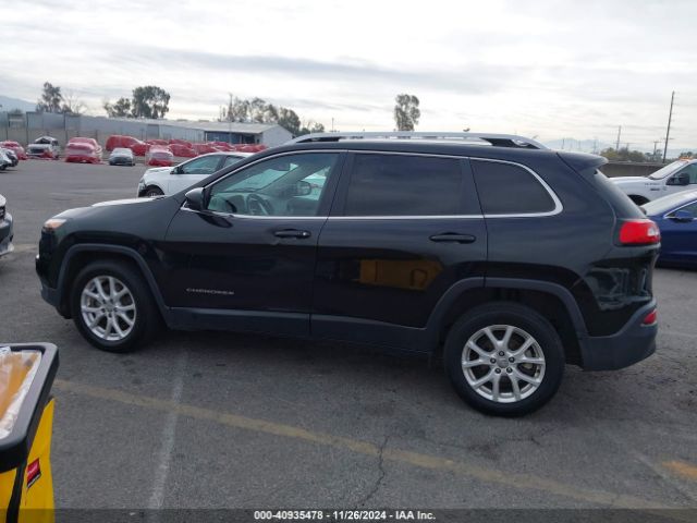 1C4PJLCB9HW668303 Jeep Cherokee Latitude Fwd