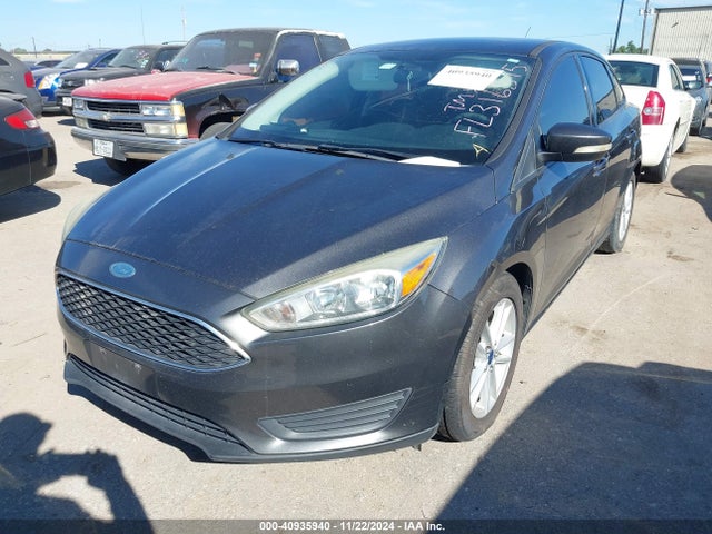 Ford FOCUS SE 2015 1FADP3F22FL316875 Image 2
