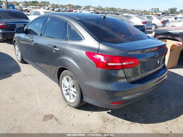 Ford FOCUS SE 2015 1FADP3F22FL316875 Image 3