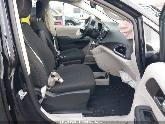 2C4RC1CG7RR150770 Chrysler Voyager Lx