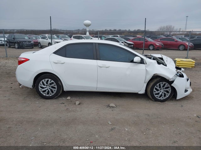 Toyota COROLLA LE 2018 2T1BURHE2JC088168 Image 14