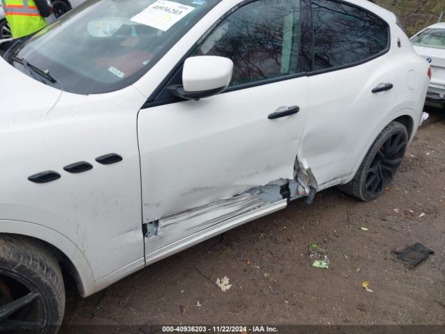 ZN661XUL0HX250697 Maserati Levante