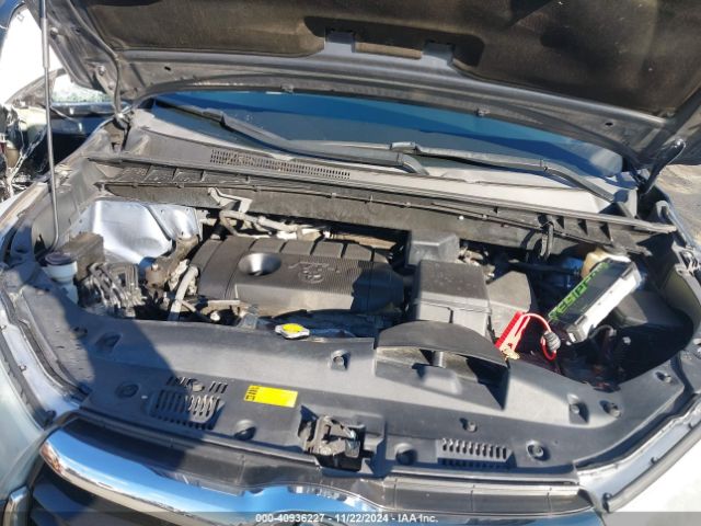 5TDZARFH8FS015924 Toyota Highlander Le