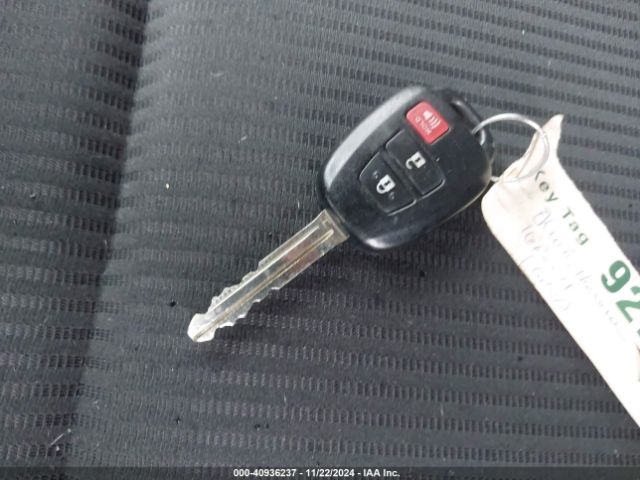 JTMZFREV0GJ099597 Toyota RAV4 LE