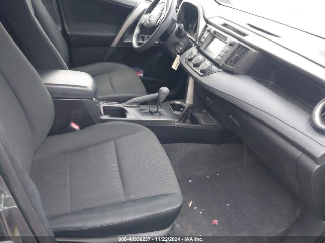 JTMZFREV0GJ099597 Toyota RAV4 LE