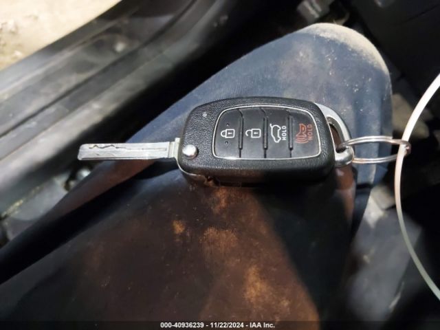KM8J3CA40HU503400 Hyundai TUCSON SE