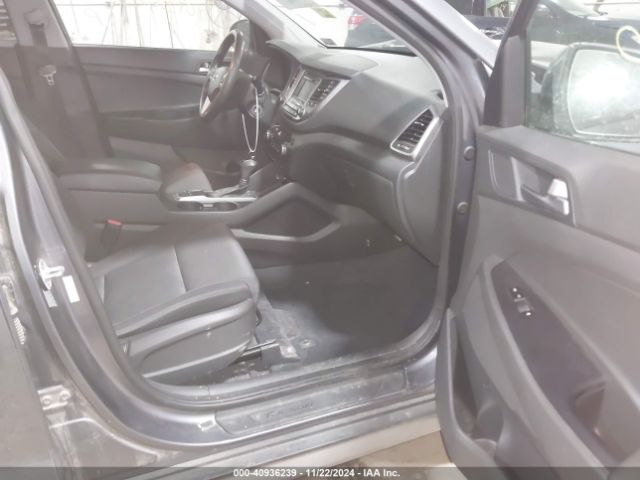 KM8J3CA40HU503400 Hyundai TUCSON SE