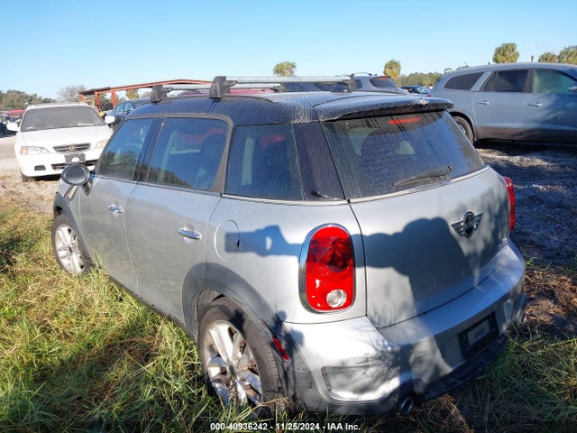 2011 MINI COOPER S COUNTRYMAN WMWZC3C5XBWL78816 Photo 2