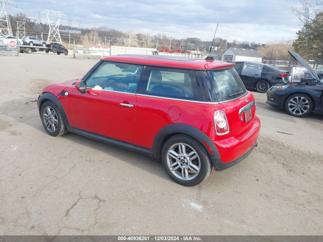 2013 MINI HARDTOP WMWSU3C54DT677544 Photo 2