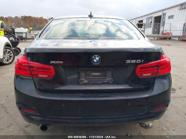 BMW 320i Xdrive 2016 WBA8A3C53GK689083 Image 16