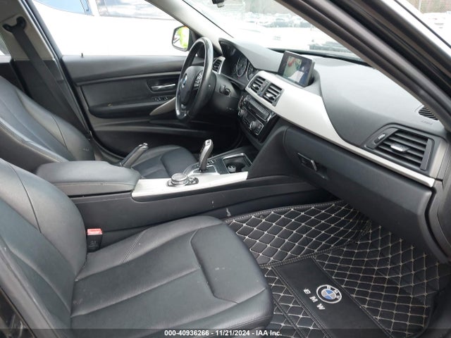 WBA8A3C53GK689083 BMW 320i Xdrive