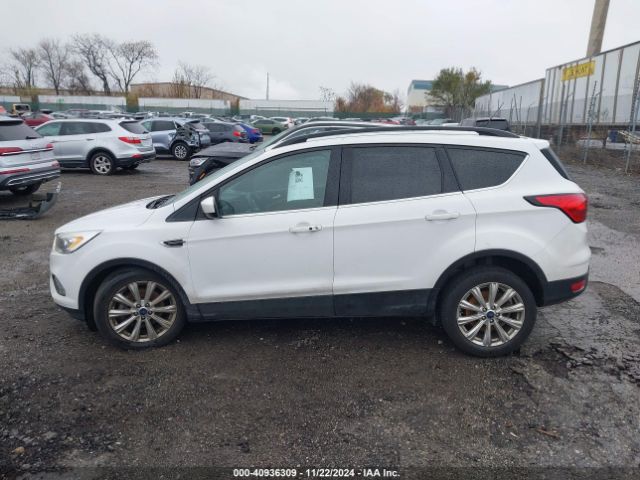 1FMCU9HD4KUB92530 Ford ESCAPE SEL