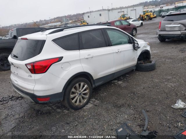 1FMCU9HD4KUB92530 Ford ESCAPE SEL