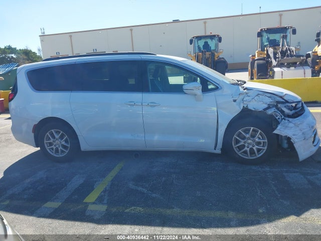 Chrysler Pacifica Touring L 2022 2C4RC1BGXNR195231 Image 13