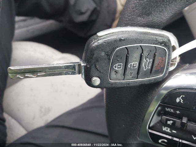 5NPE24AF8JH602661 Hyundai SONATA SE