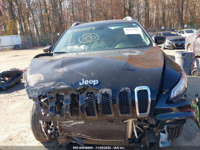 1C4PJMCS2HW583941 Jeep Cherokee Latitude 4x4