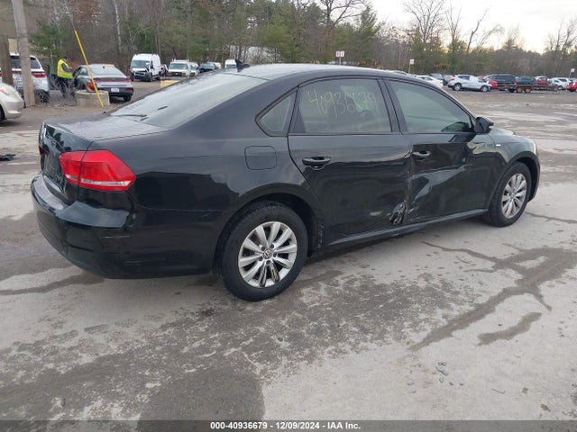 1VWAP7A31EC008340 Volkswagen Passat 2.5l Wolfsburg Edition