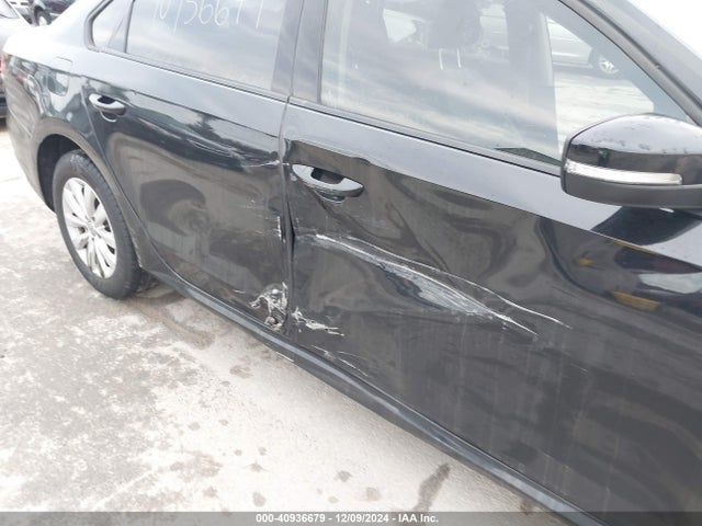 1VWAP7A31EC008340 Volkswagen Passat 2.5l Wolfsburg Edition