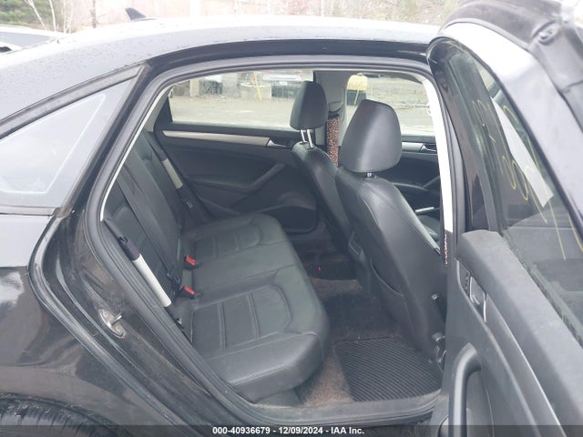 1VWAP7A31EC008340 Volkswagen Passat 2.5l Wolfsburg Edition