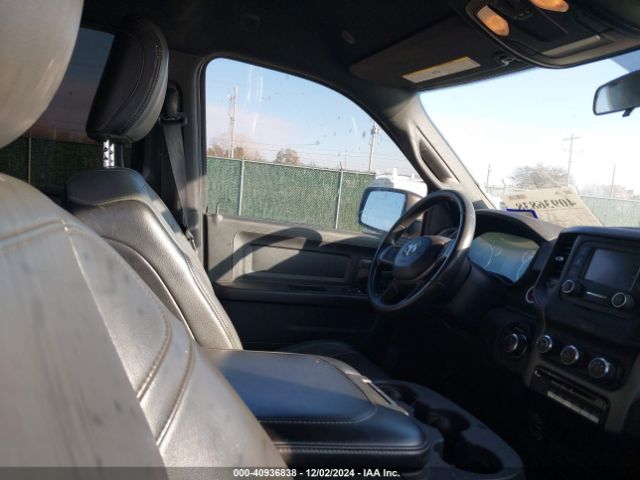 3C7WR5HJ9MG608047 RAM 2500 Tradesman  4x4 8' Box