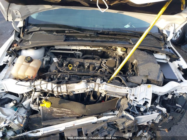 Ford FOCUS SE 2016 1FADP3F26GL322132 Image 10